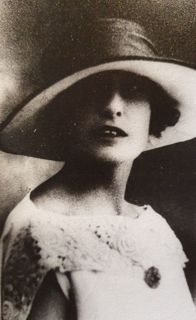 Юлия Павловна Гельдер, актриса, жена Владимира Николаевича Мюллера.